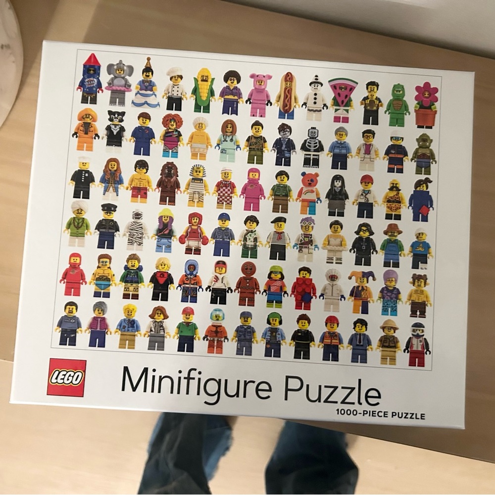 LEGO Minifigure 1000 Piece Jigsaw Puzzle Preowned
